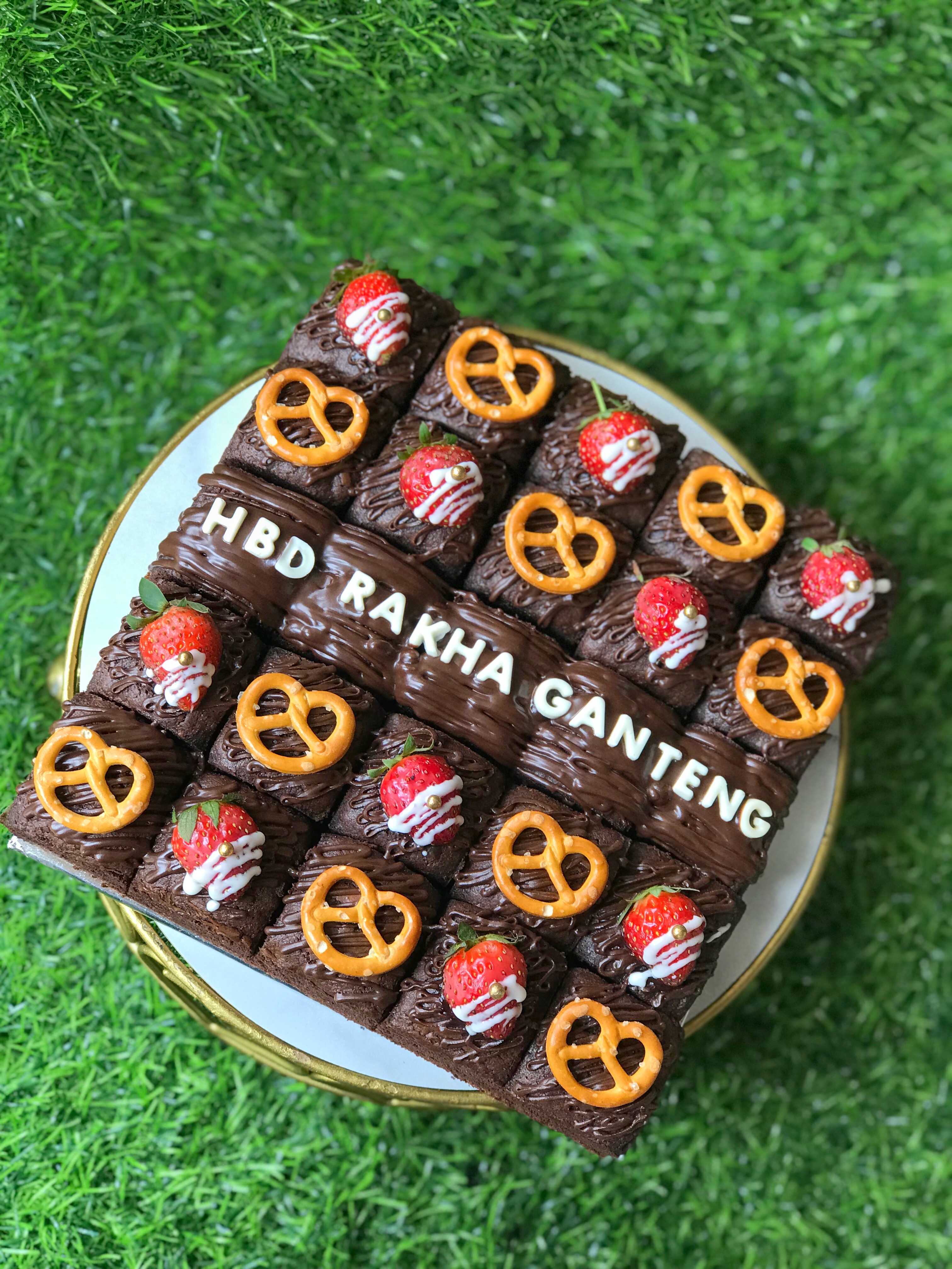 Brownies Full topping ( 20x20)